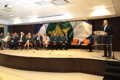 Silval Barbosa entrega medalha Guardião do Paiaguás para pessoas que contribuíram com a governança