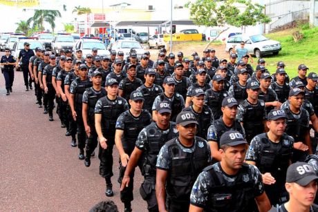 Agentes penitenciários treinados substituem PMs em presídios