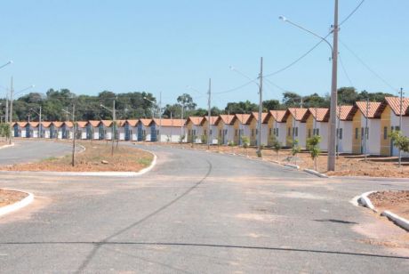 Governador destaca que parcerias permitem ao Estado avançar e construir casas