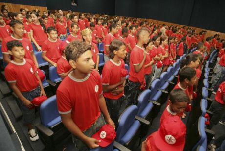 Novos equipamentos e promoções asseguram avanço e comemorações no Dia dos Bombeiros.