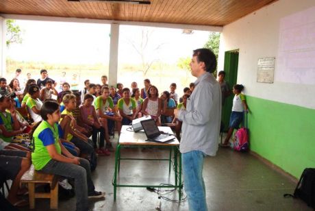 Palestras preventivas auxiliam no enfrentamento às drogas nas escolas