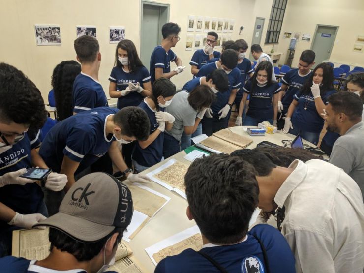 Colégio de Rondonópolis inclui visita ao Arquivo Público em roteiro de estudos