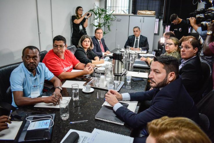 Governo propõe suspender corte de ponto desde que professores retornem à sala de aula