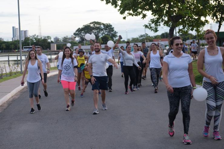 Caminhada em parque promove reflexão sobre cuidados com a saúde mental