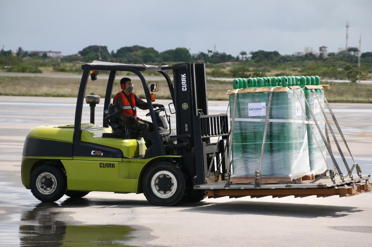 Governo de MT recebe 340 cilindros de oxigênio para o Estado