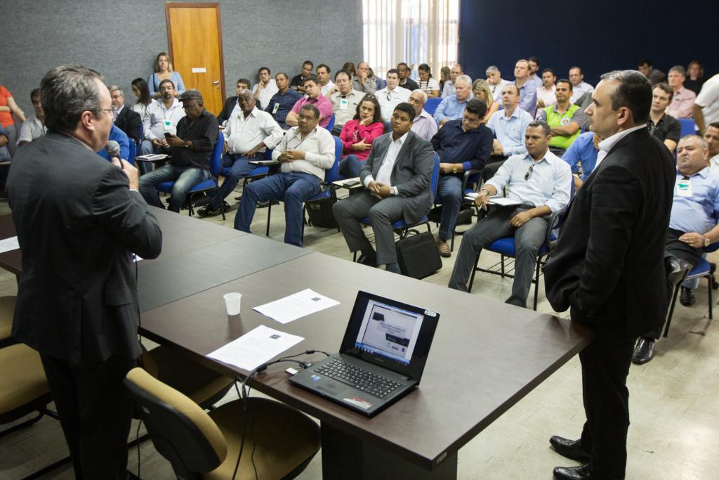 Governo retoma diálogo com servidores sobre salários e RGA