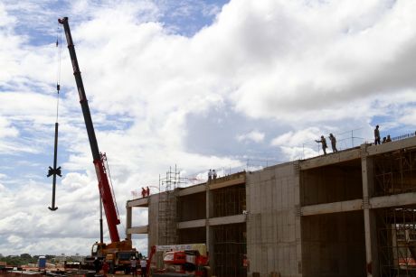 Arena Pantanal inicia montagem das estruturas metálicas